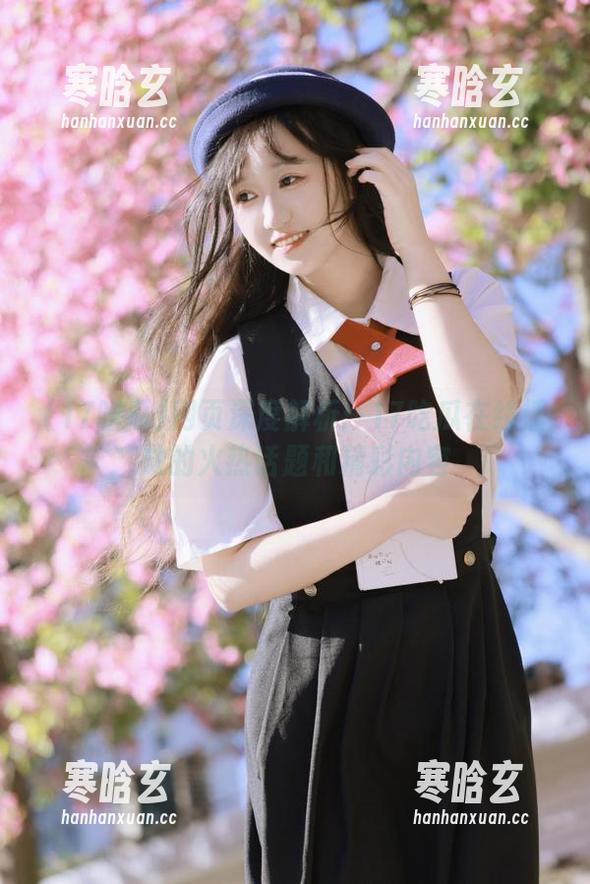 网页深度解析：17吃瓜在线播放的火热话题和精彩内容