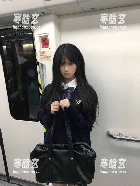 下载51吃瓜app下载安卓前，先行访问官网了解更多使用技巧。