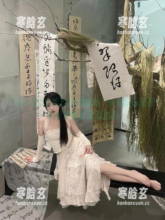 不想错过热点新闻？快来hlw登录获取最新吃瓜动态吧