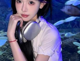 最新八卦揭晓，人人吃瓜网带你领略明星背后的鲜为人知的故事。