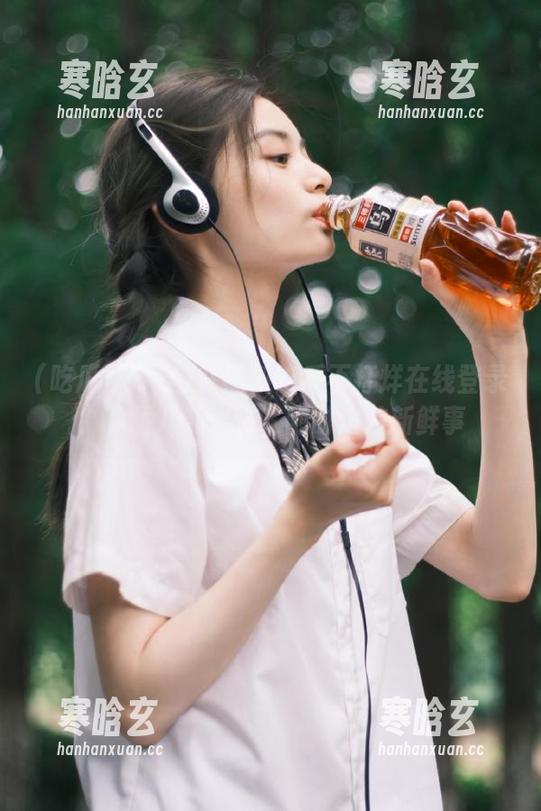 在黑料吃瓜不打烊在线登录，下载八卦软件，随时追踪新鲜事