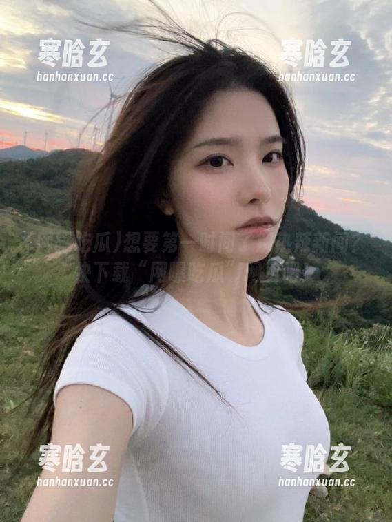 网曝吃瓜 想要第一时间了解热辣新闻?快下载“网曝吃瓜”网页吧!