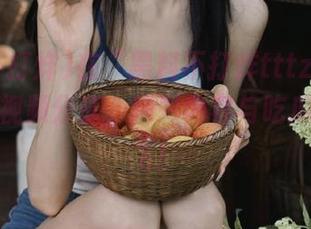 在“黑料不打烊tttzzz入口”享受视频分享，精彩内容与吃瓜乐趣齐飞！