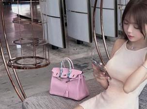 深入黑料网51，访问官网获取丰富资源，轻松成为娱乐圈的趣味吃瓜达人！