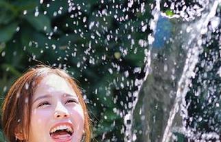 吃瓜神器黑料网下载，轻松获取热门资讯网址，掌握第一手情报！